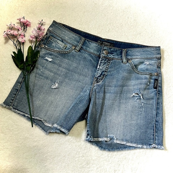 Silver Jeans Frayed Hem Suki Denim Jean Short - Size 30 (measures 33") - Picture 1 of 12